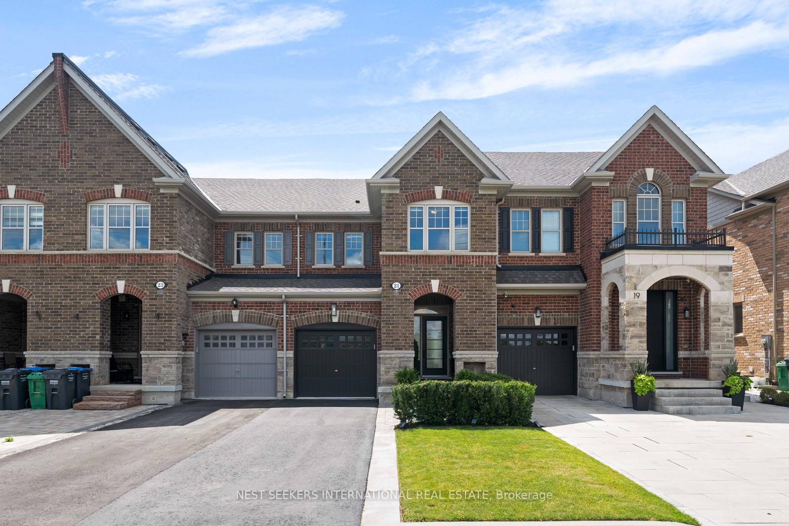 21-true-blue-crescent-caledon-ontario-w12285439