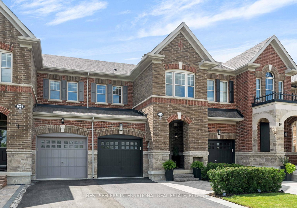 21-true-blue-crescent-caledon-ontario-w12285439