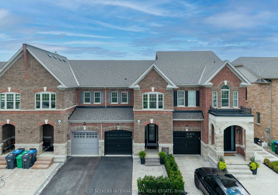 21-true-blue-crescent-caledon-ontario-w12285439