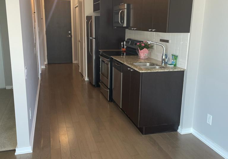 105-the-queensway-na-toronto-ontario-w12285509