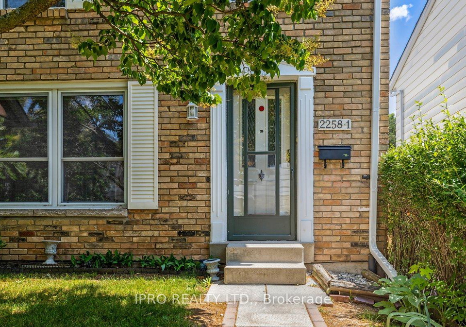 2258-upper-middle-road-burlington-ontario-w12285605