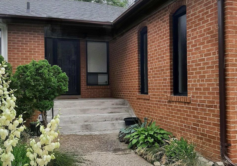 41-canterbury-crescent-etobicoke-ontario-w12285635