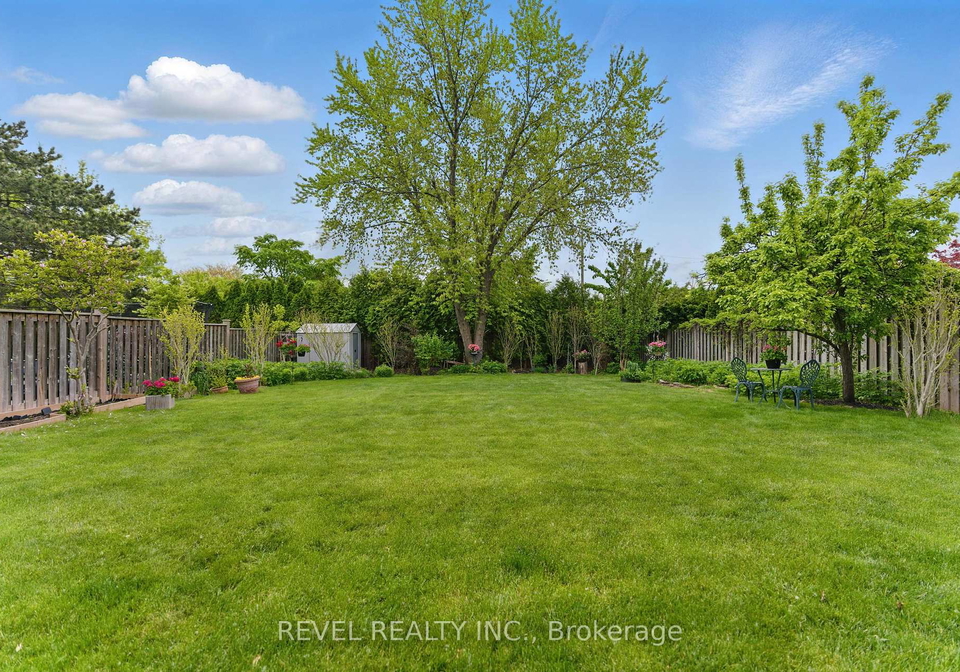 1076-roxborough-drive-oakville-ontario-w12285652