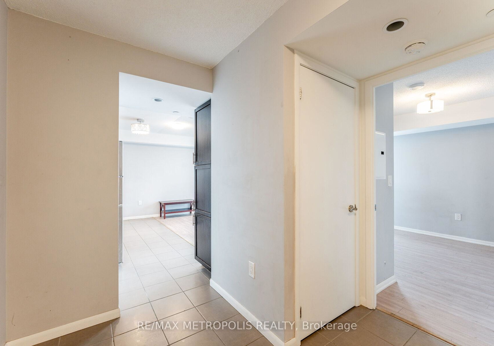 830-lawrence-avenue-w-w-north-york-ontario-w12285813