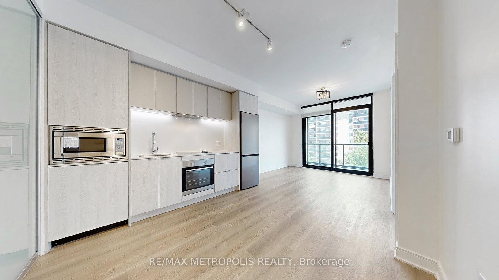 86-dundas-street-e-e-mississauga-ontario-w12285889