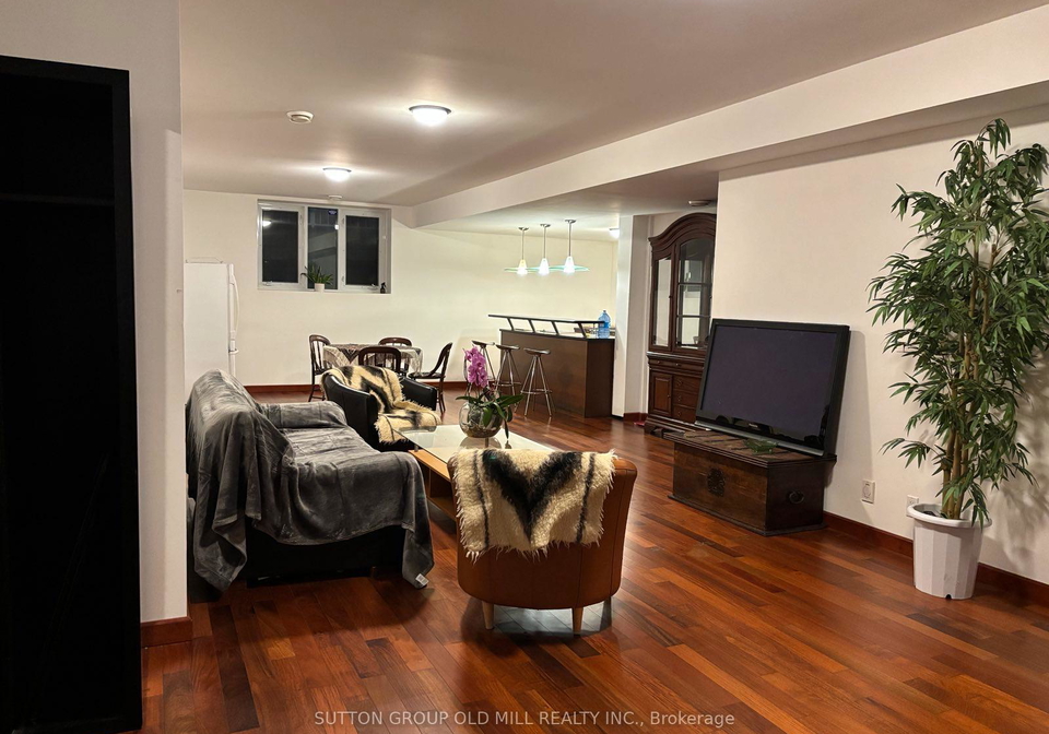 21-hilldowntree-road-etobicoke-ontario-w12285957