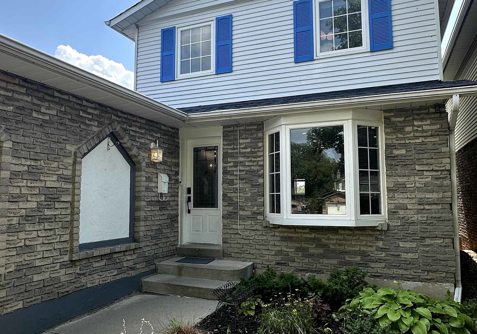 2416-malcolm-crescent-burlington-ontario-w12286998
