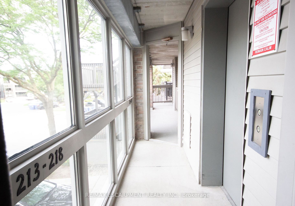 2040-cleaver-avenue-burlington-ontario-w12287903
