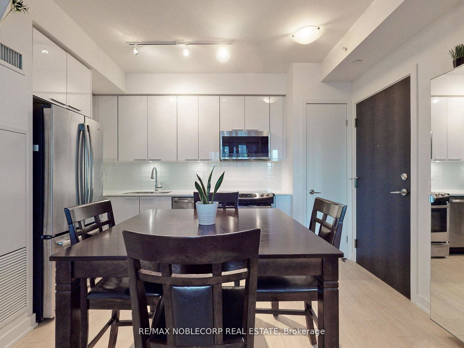10-park-lawn-road-etobicoke-ontario-w12287999