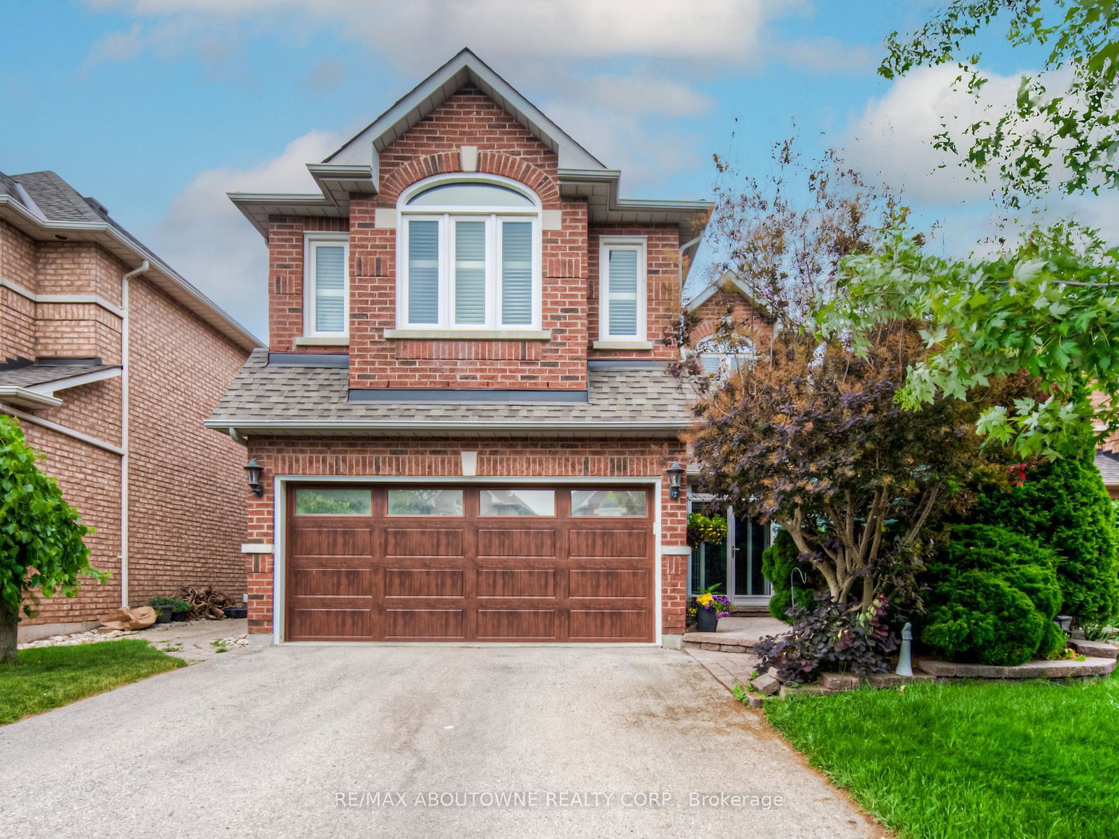 2229-glenfield-road-oakville-ontario-w12288287