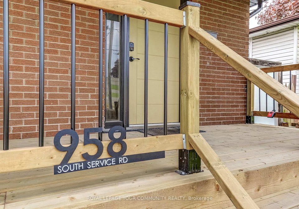 958-south-service-road-mississauga-ontario-w12289473
