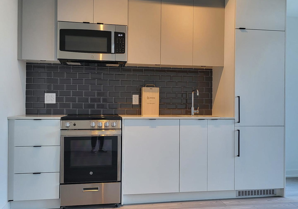 285-dufferin-street-toronto-ontario-w12289518