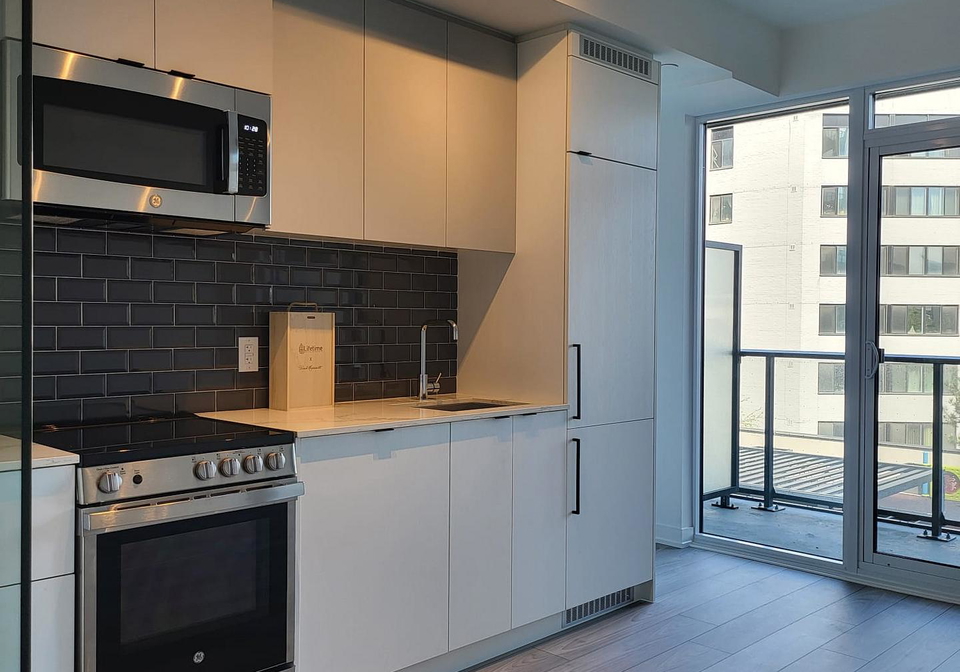 285-dufferin-street-toronto-ontario-w12289518