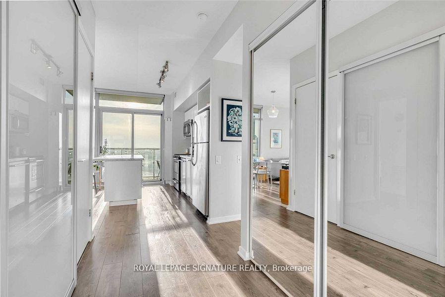 105-the-queensway-na-toronto-ontario-w12289692