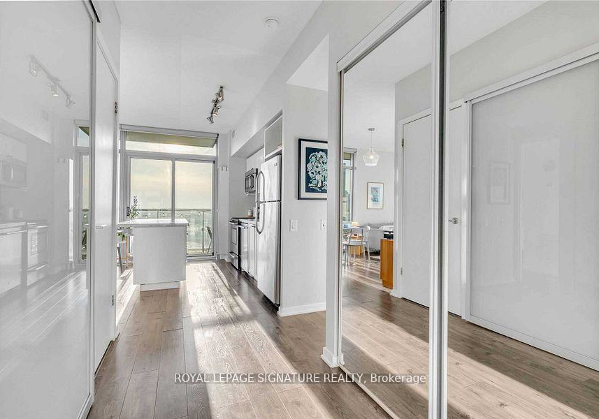 105-the-queensway-na-toronto-ontario-w12289692