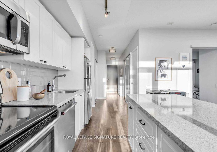 105-the-queensway-na-toronto-ontario-w12289692