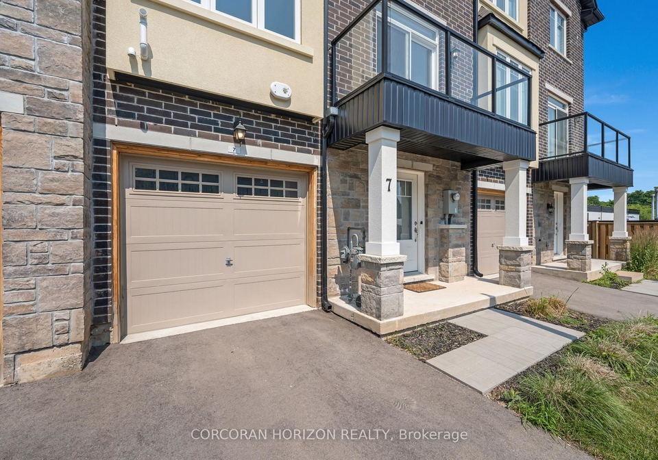 7-lynx-path-halton-hills-ontario-w12289717