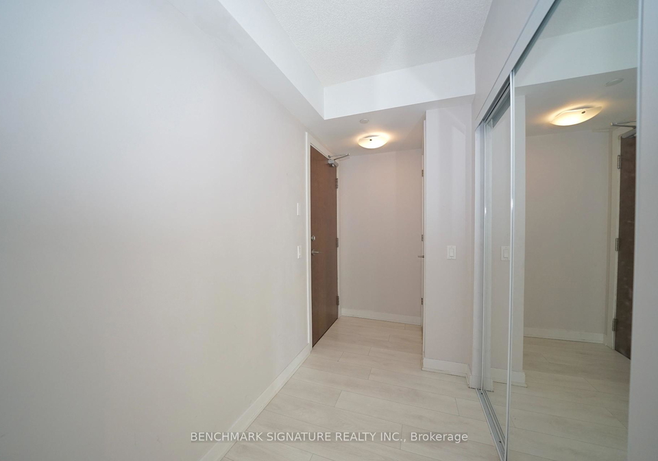 2220-lake-shore-boulevard-w-w-etobicoke-ontario-w12290011