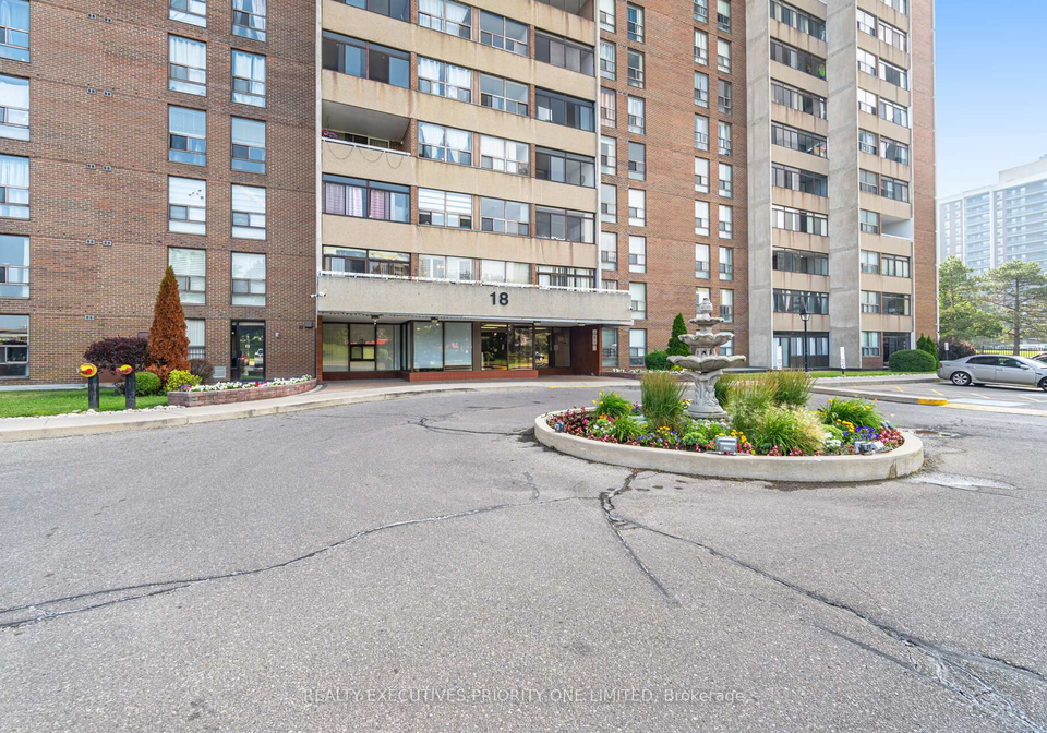 18-knightsbridge-road-brampton-ontario-w12290164