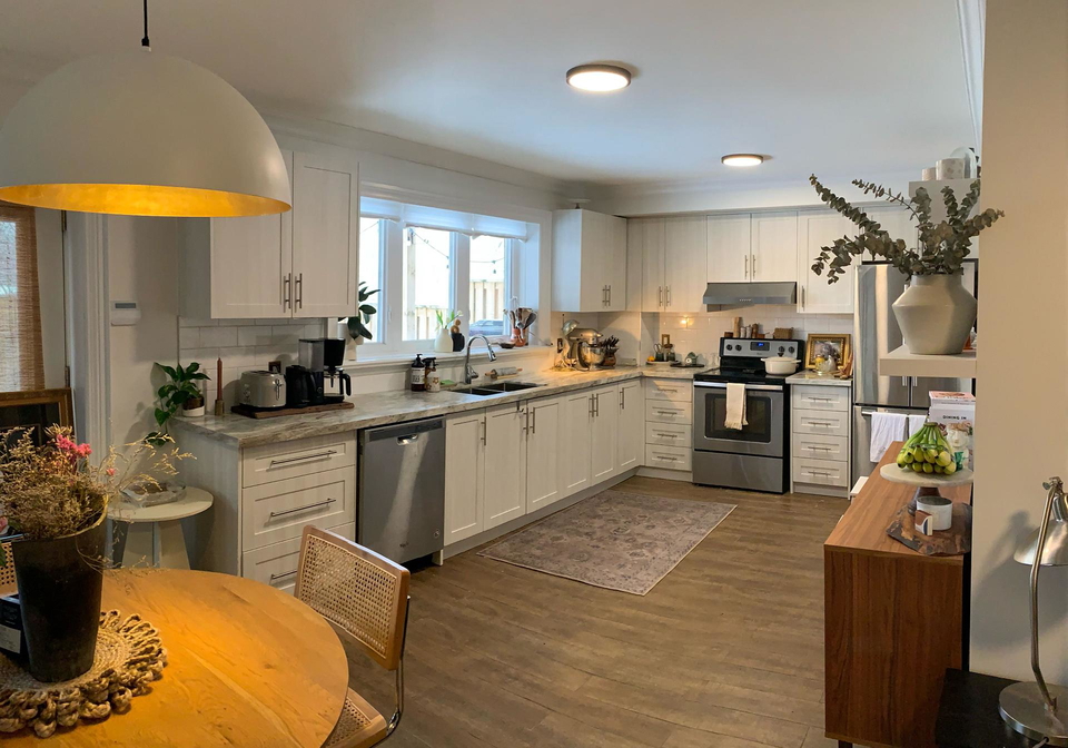 52a-hilldale-road-toronto-ontario-w12290273