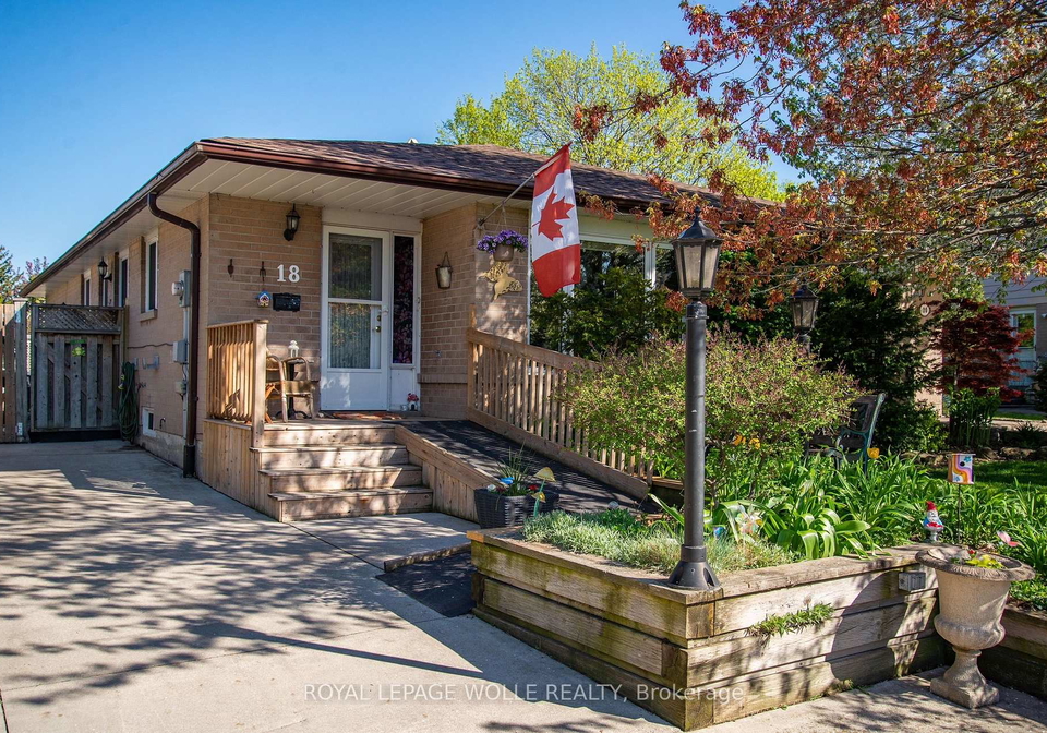 18-gulliver-crescent-brampton-ontario-w12290774