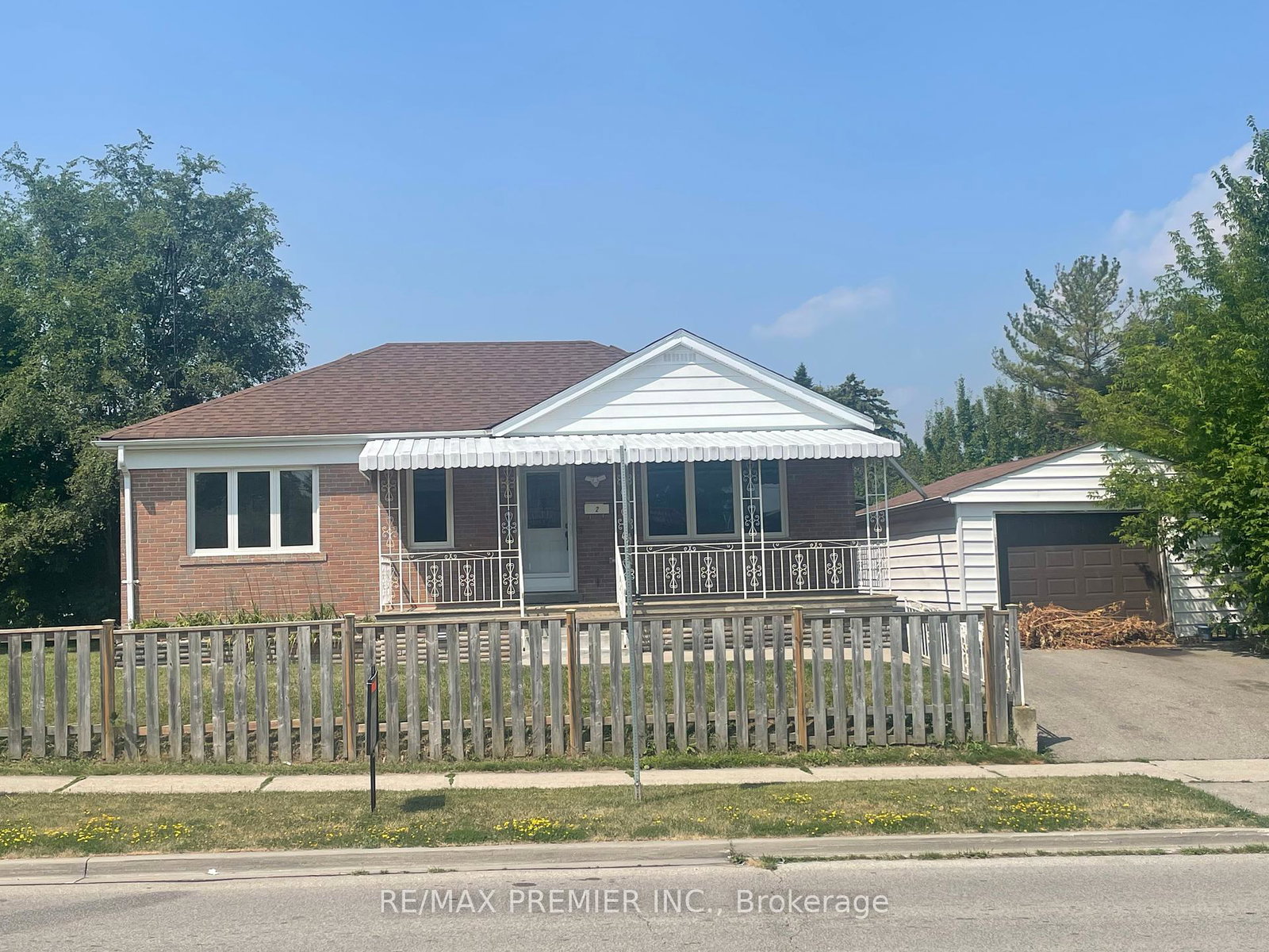 2-parent-avenue-york-ontario-w12290938