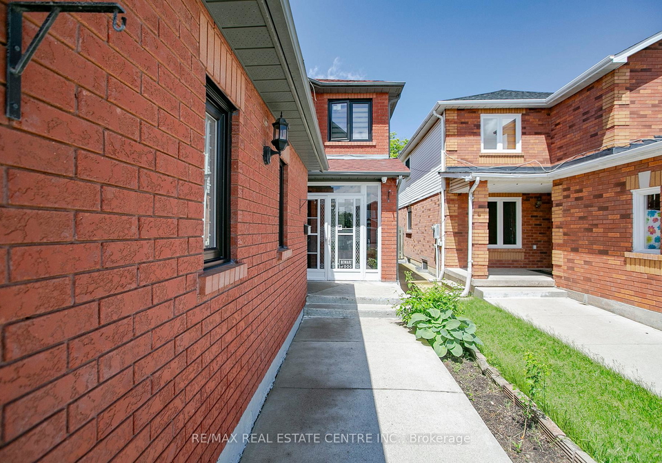 130-meadowlark-drive-brampton-ontario-w12292075