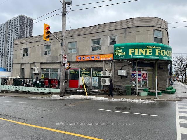 4917-dundas-street-w-w-etobicoke-ontario-w12292104