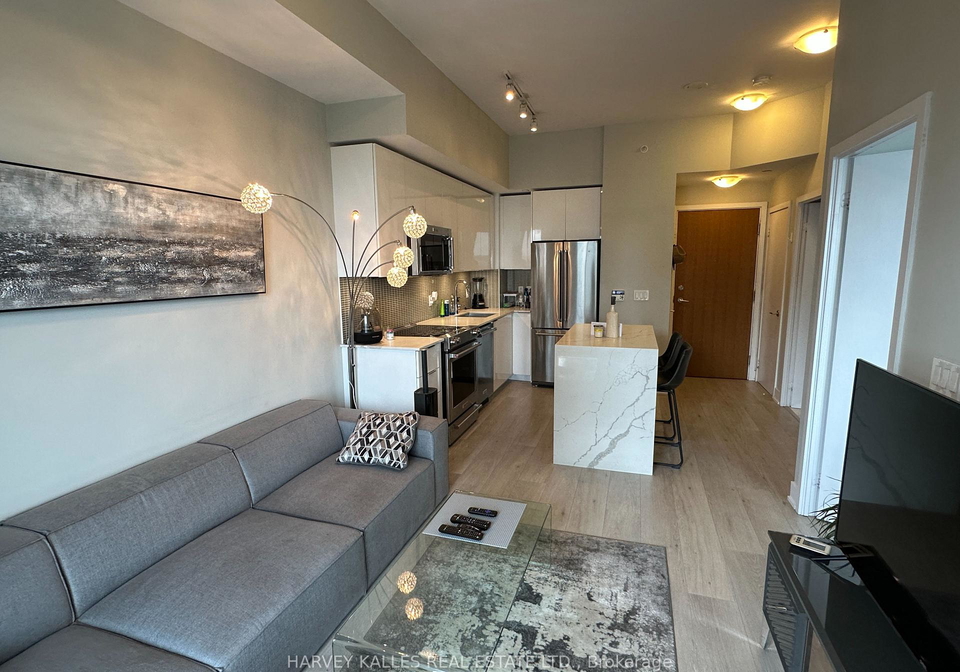 30-shore-breeze-drive-etobicoke-ontario-w12292347
