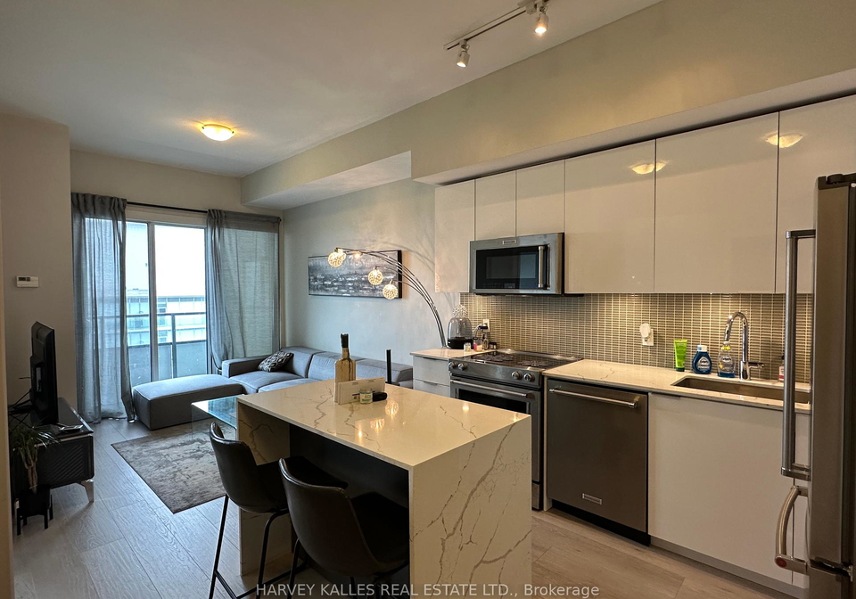 30-shore-breeze-drive-etobicoke-ontario-w12292347