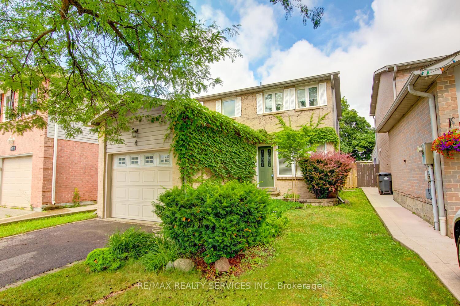 4-steven-court-brampton-ontario-w12293088