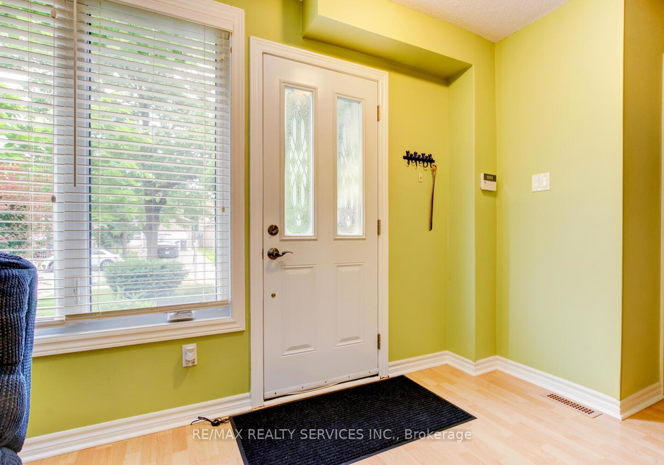 4-steven-court-brampton-ontario-w12293088