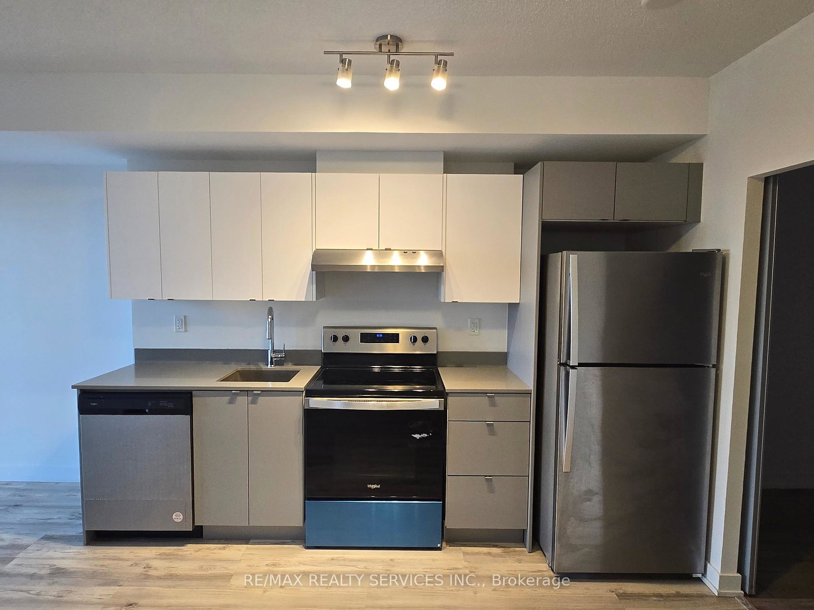 3200-dakota-common-na-burlington-ontario-w12293337