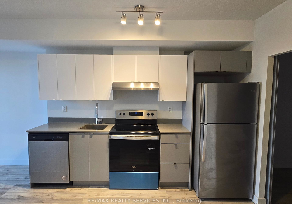 3200-dakota-common-na-burlington-ontario-w12293337