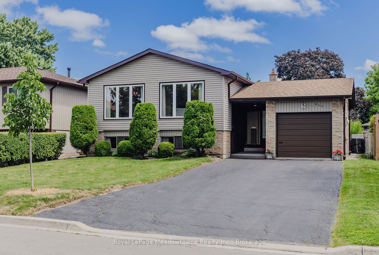 840-cedarbrae-avenue-milton-ontario-w12294978