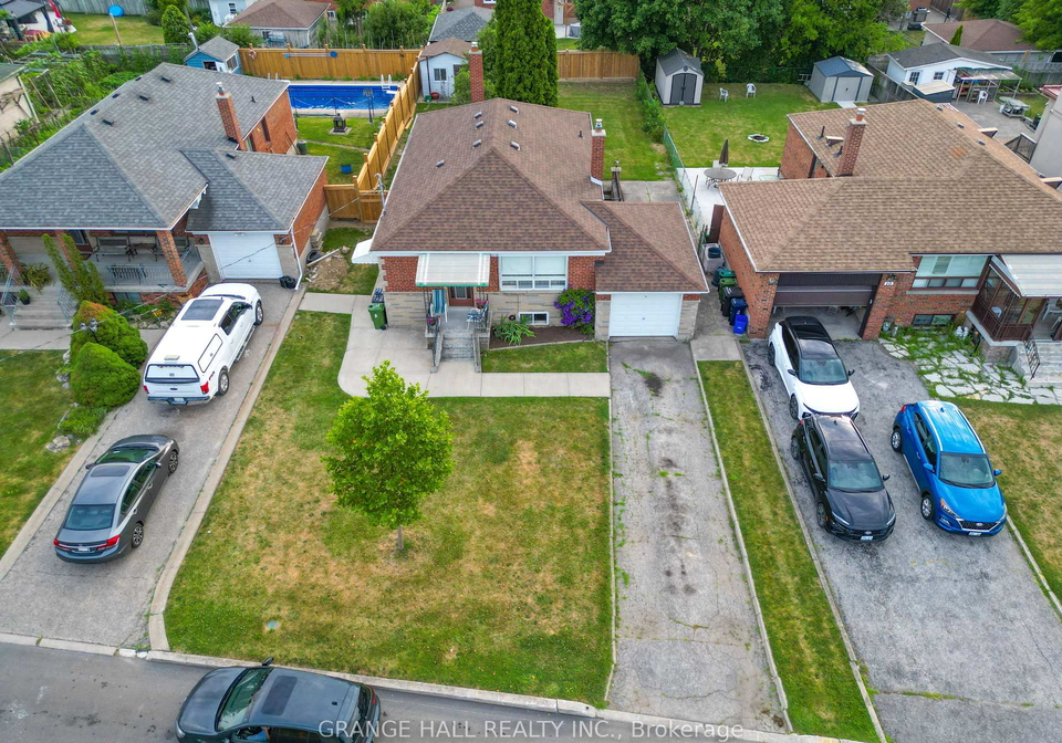 8-blaydon-avenue-york-ontario-w12295143