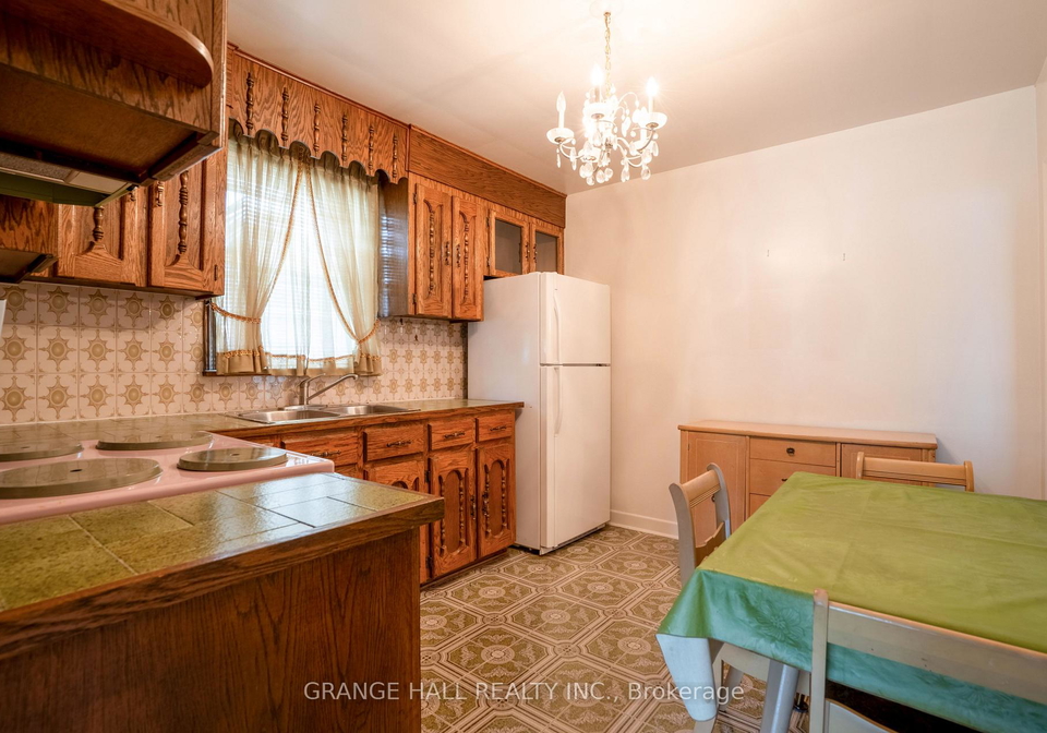8-blaydon-avenue-york-ontario-w12295143