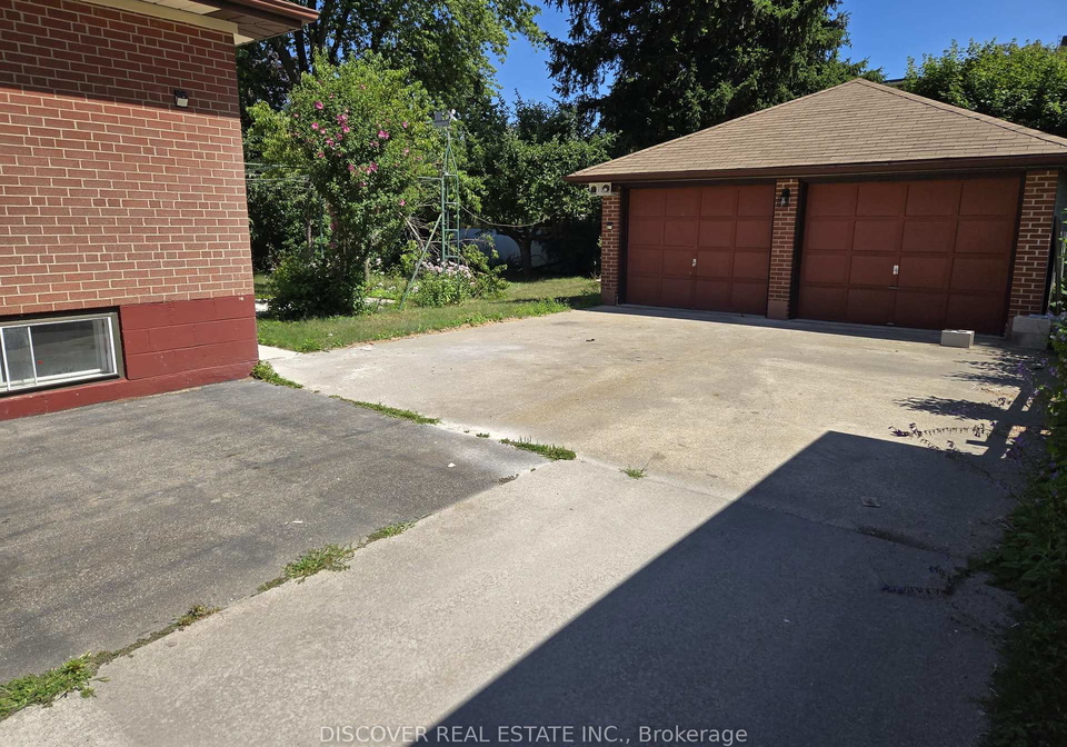186-floradale-drive-mississauga-ontario-w12295144