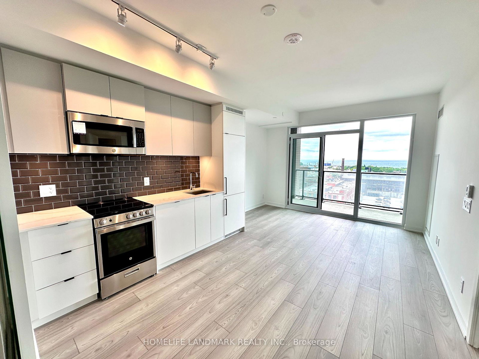 285-dufferin-street-toronto-ontario-w12295478