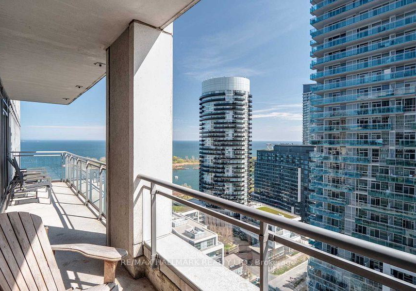 2121-lakeshore-boulevard-w-w-etobicoke-ontario-w12295649
