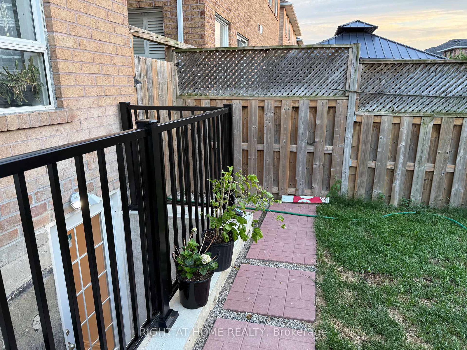 1045-windbrook-grove-mississauga-ontario-w12295722