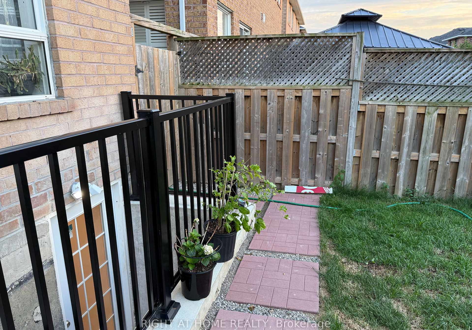1045-windbrook-grove-mississauga-ontario-w12295722