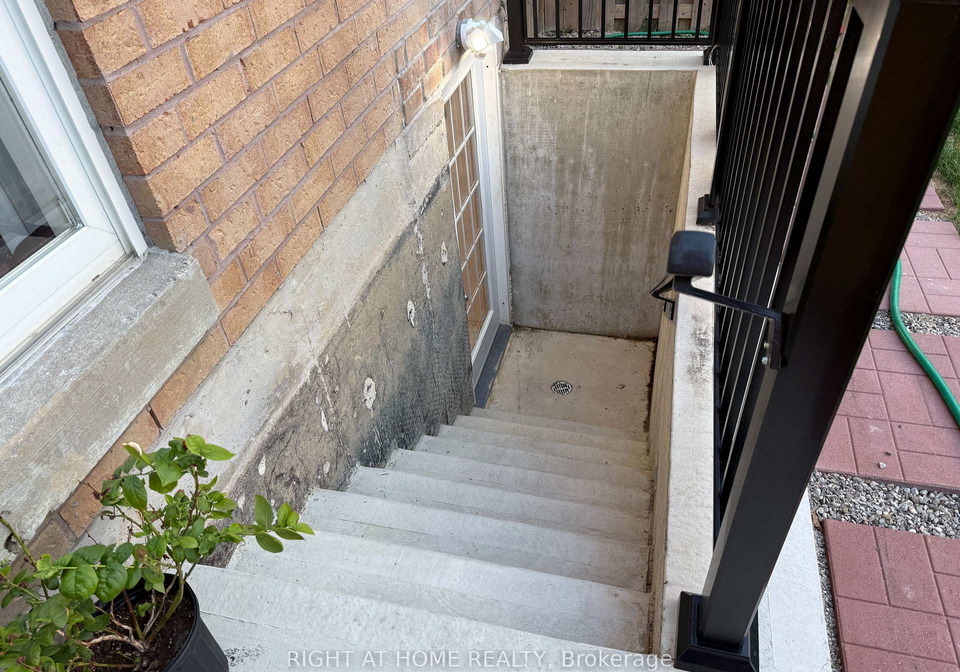 1045-windbrook-grove-mississauga-ontario-w12295722