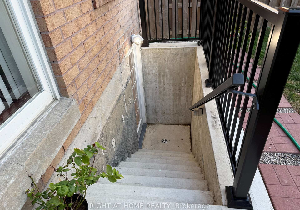 1045-windbrook-grove-mississauga-ontario-w12295722