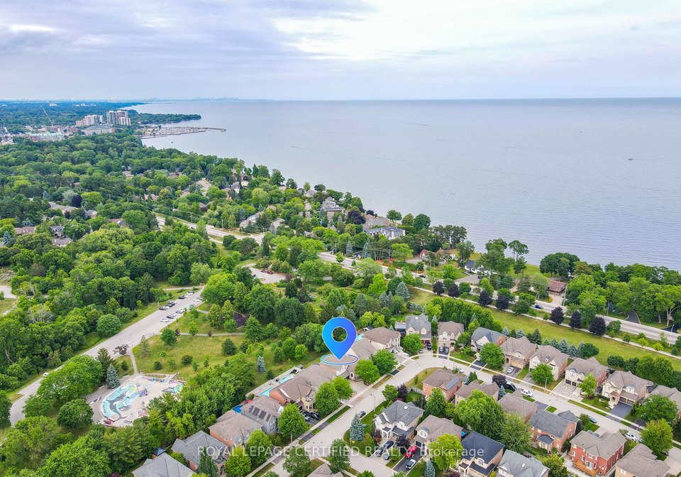 137-spring-azure-crescent-oakville-ontario-w12295768