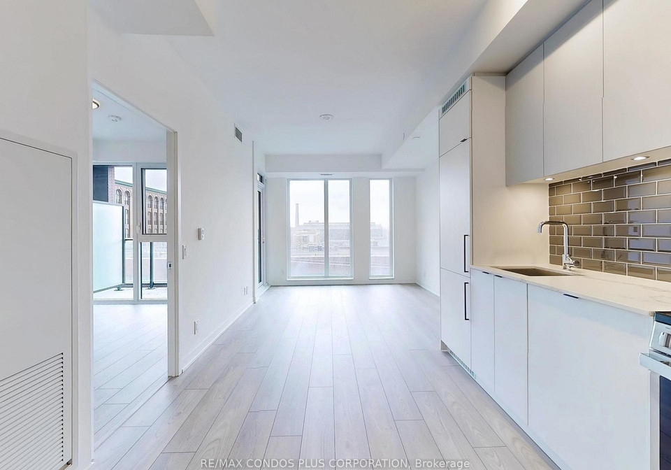 285-dufferin-street-toronto-ontario-w12296782
