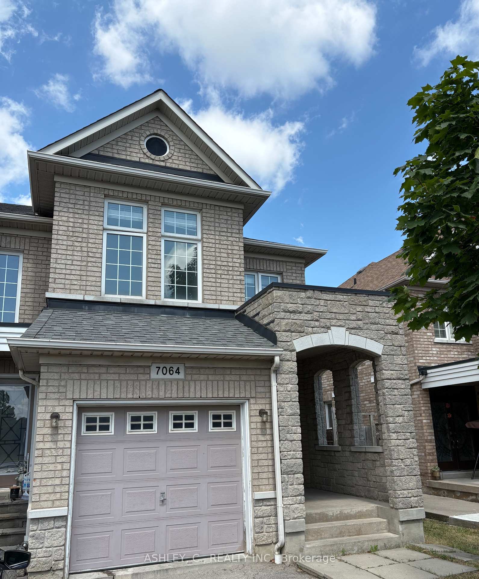 7064-village-walk-drive-mississauga-ontario-w12297132