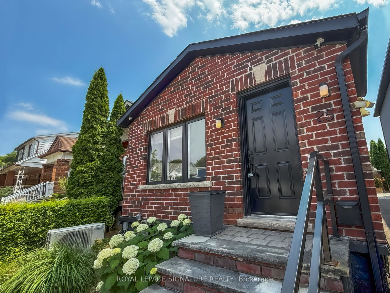 25-belgravia-avenue-north-york-ontario-w12297196