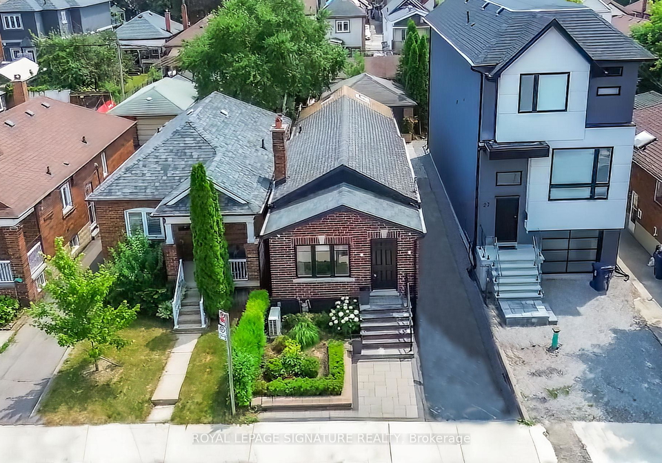 25-belgravia-avenue-north-york-ontario-w12297196