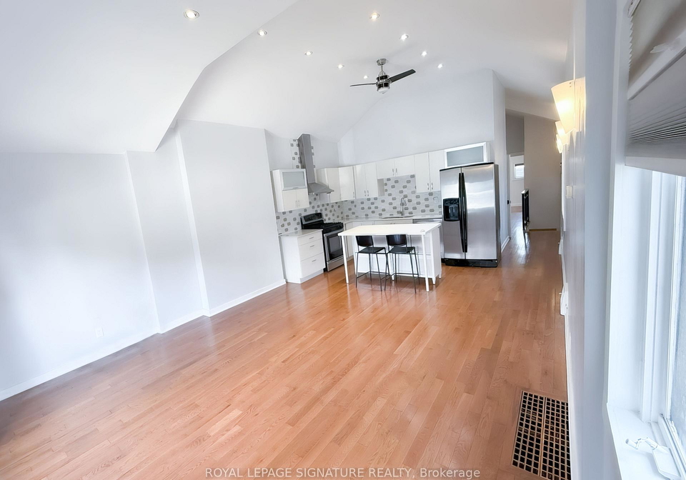 25-belgravia-avenue-north-york-ontario-w12297196
